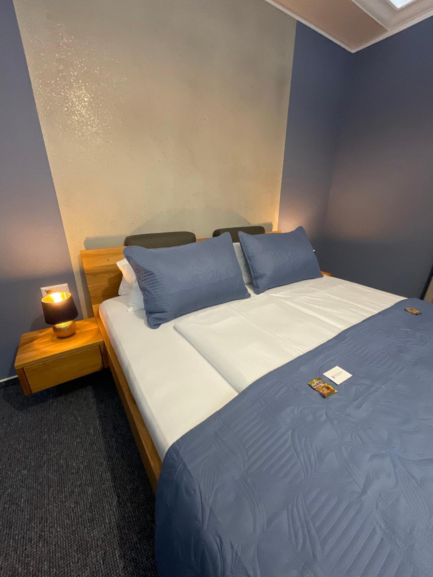 Hotel Residenz Luxury Apartments Metzingen  Bagian luar foto