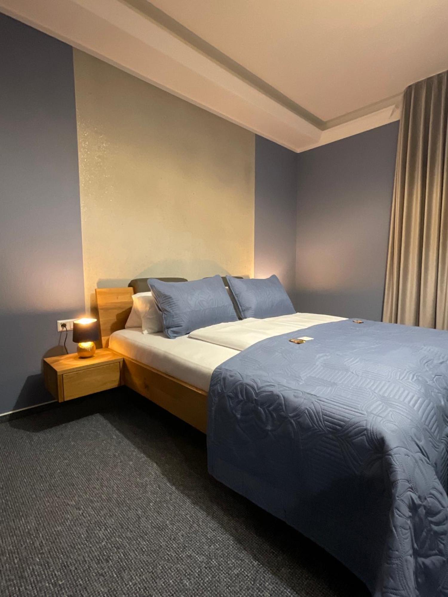 Hotel Residenz Luxury Apartments Metzingen  Bagian luar foto