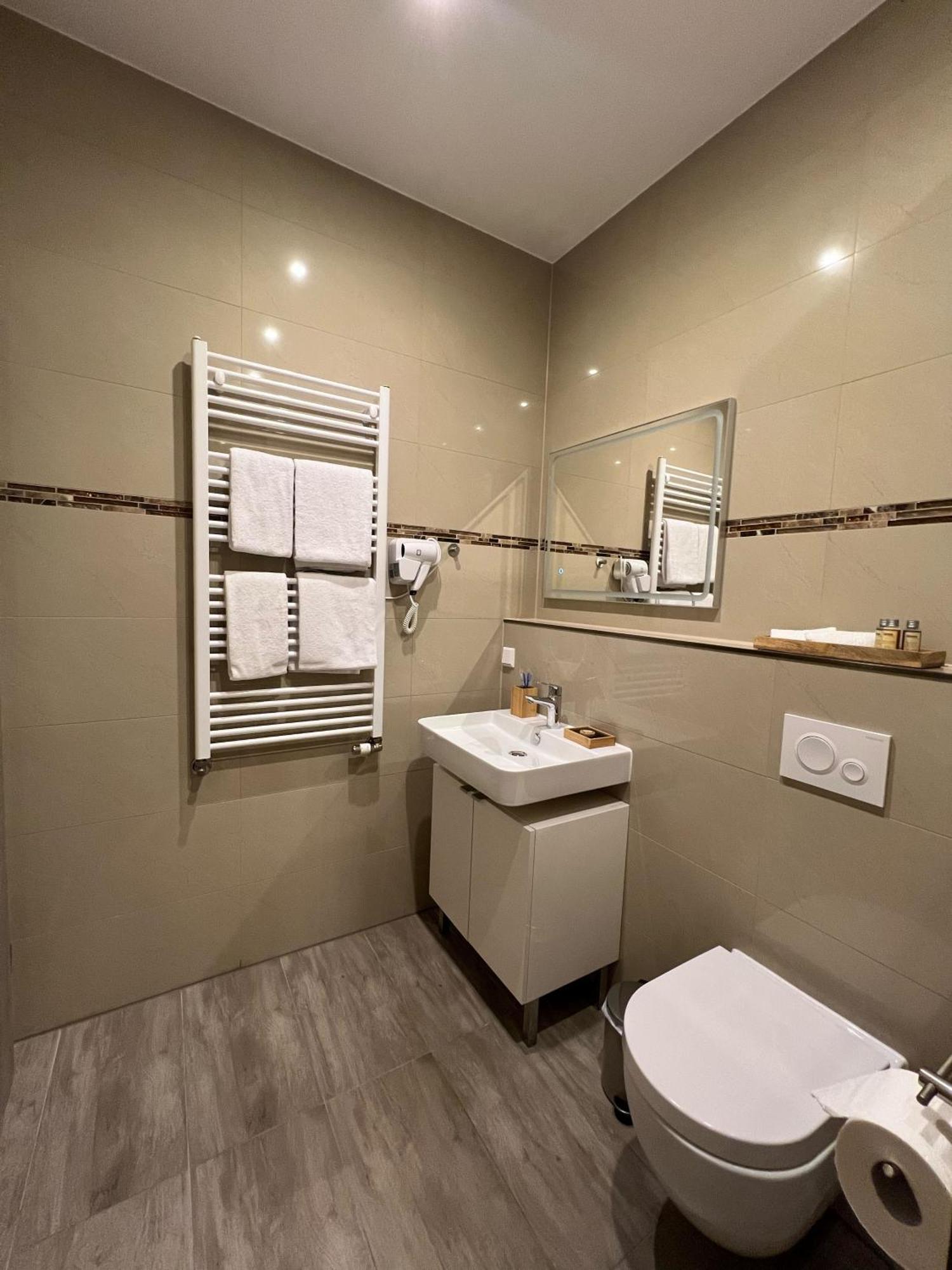 Hotel Residenz Luxury Apartments Metzingen  Bagian luar foto