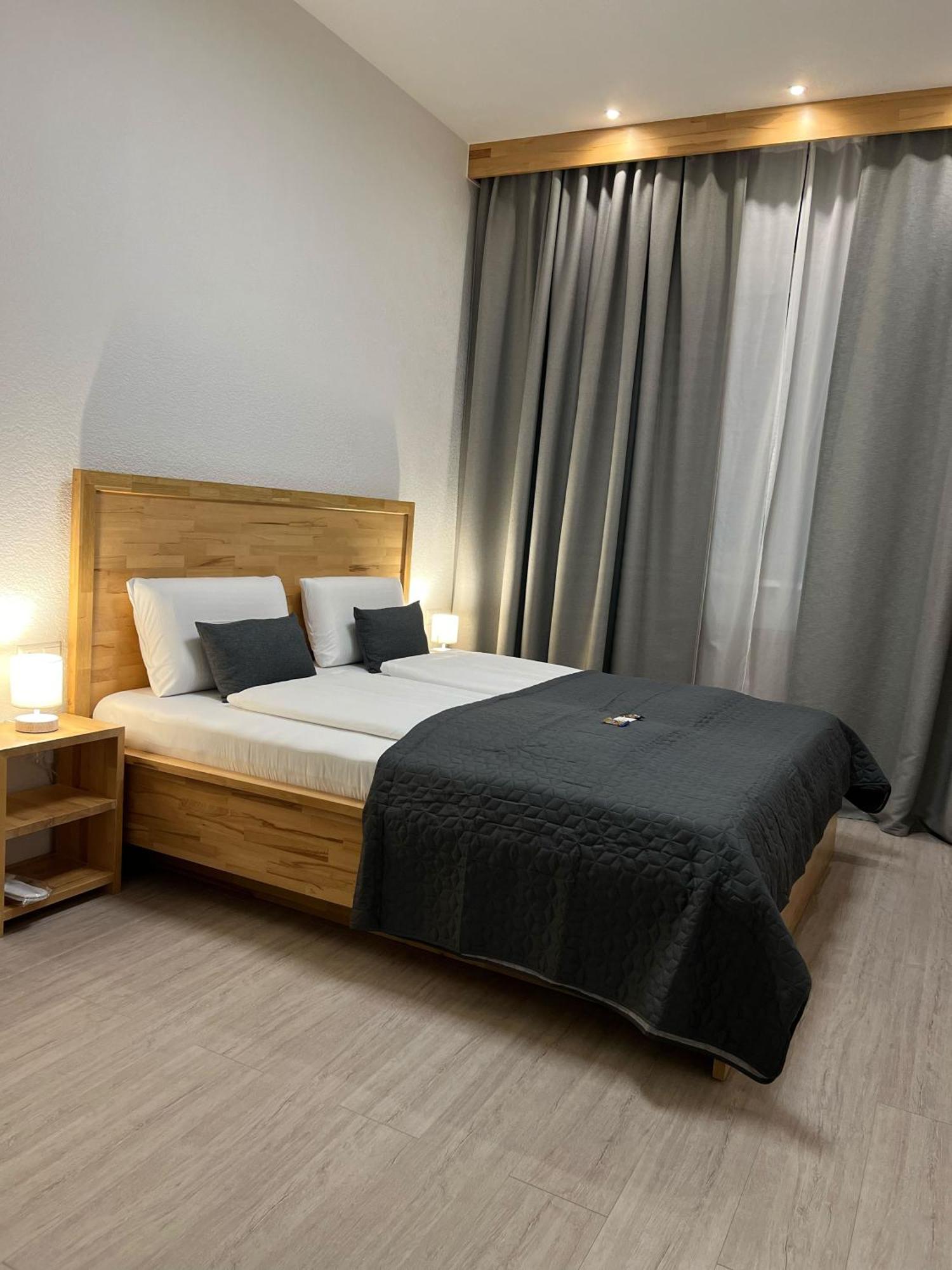 Hotel Residenz Luxury Apartments Metzingen  Bagian luar foto