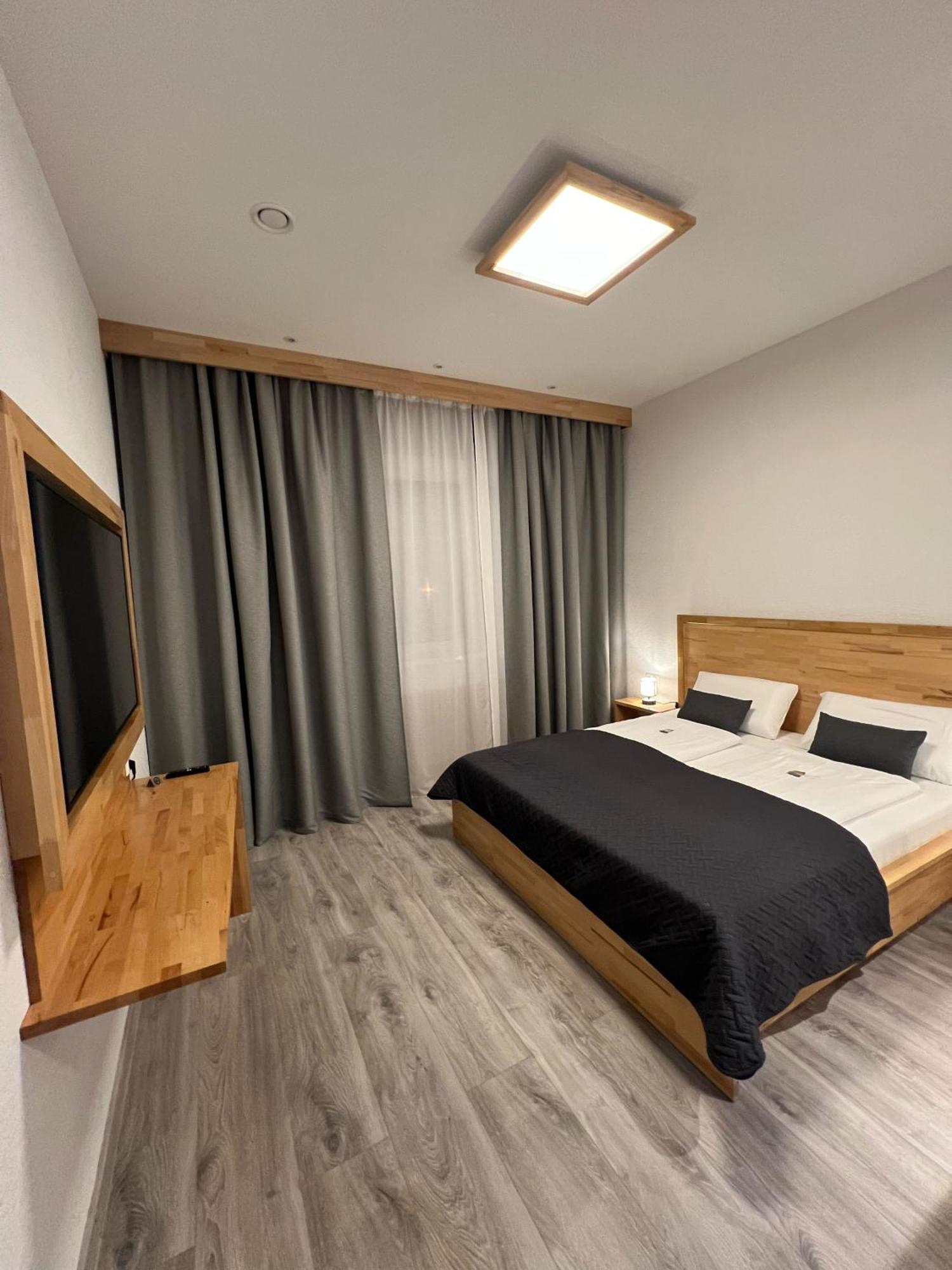 Hotel Residenz Luxury Apartments Metzingen  Bagian luar foto