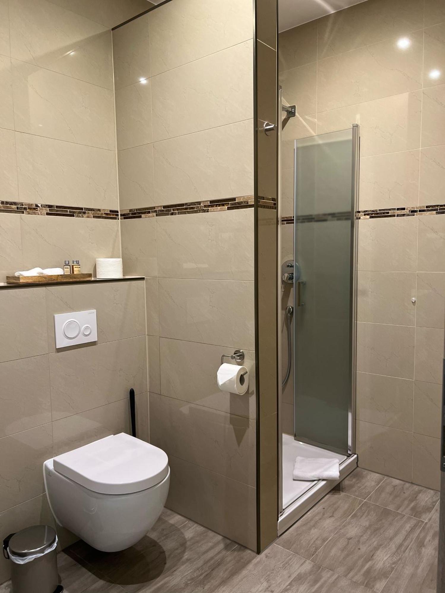 Hotel Residenz Luxury Apartments Metzingen  Bagian luar foto